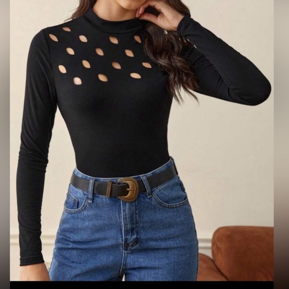 SHEIN Frenchy Mock Neck Cut Out Front Tee size L NWT